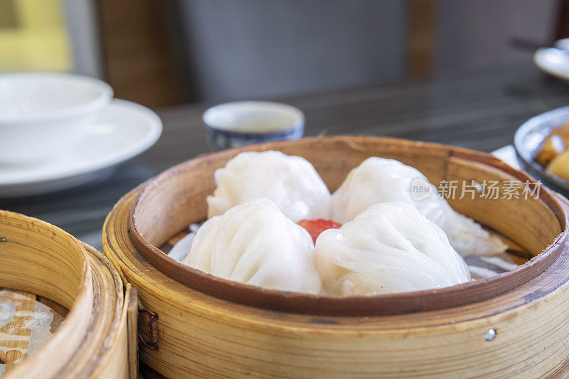 特写广东dum sum命名的虾饺餐厅